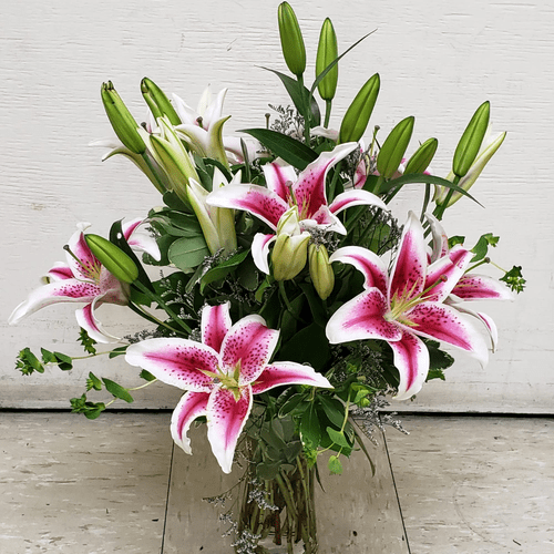 The Art of the Bloom: Discover the Splendent Stargazers Arrangement